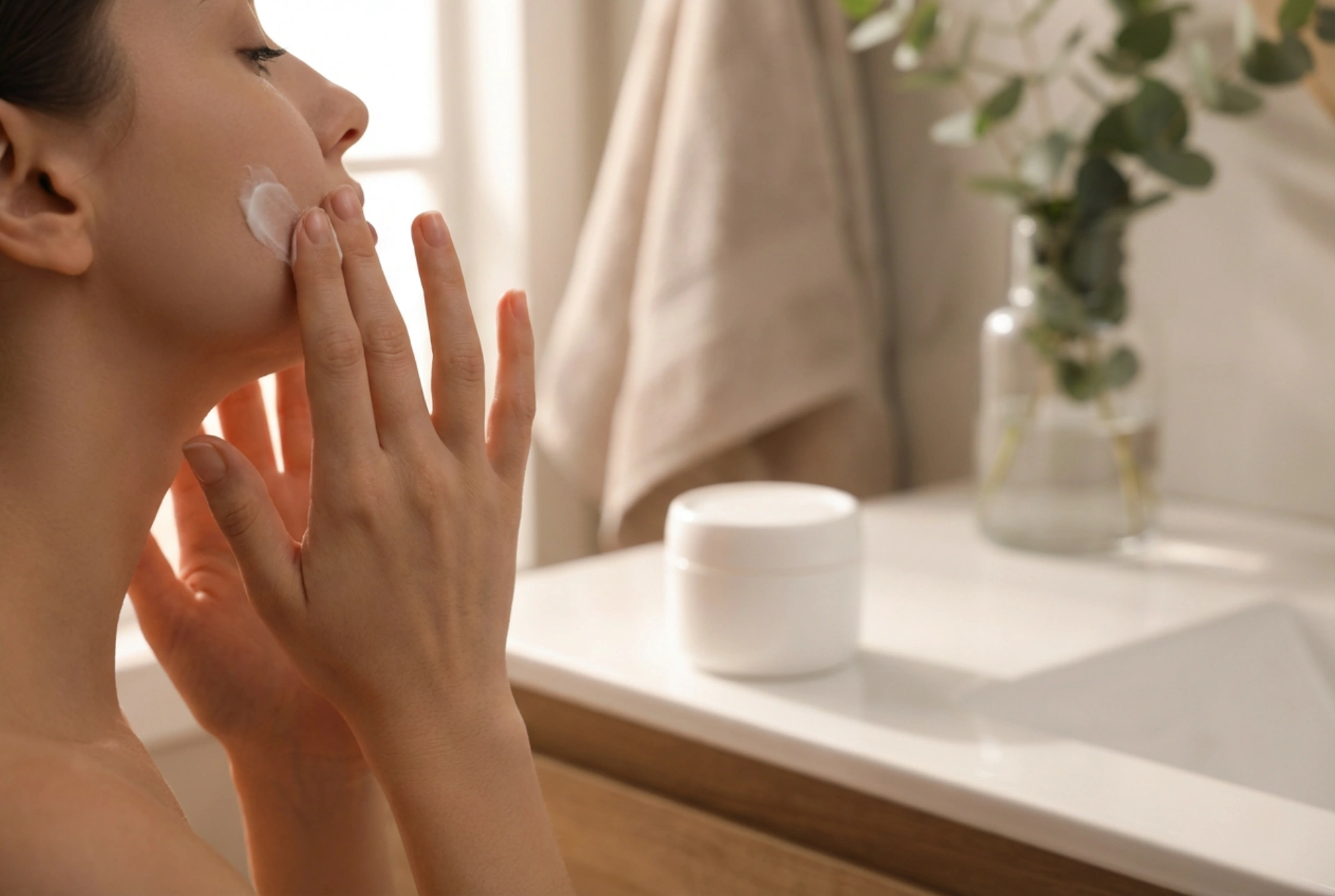 Nærende natcreme i din hudplejerutine: anvendelse, mængde og effekt