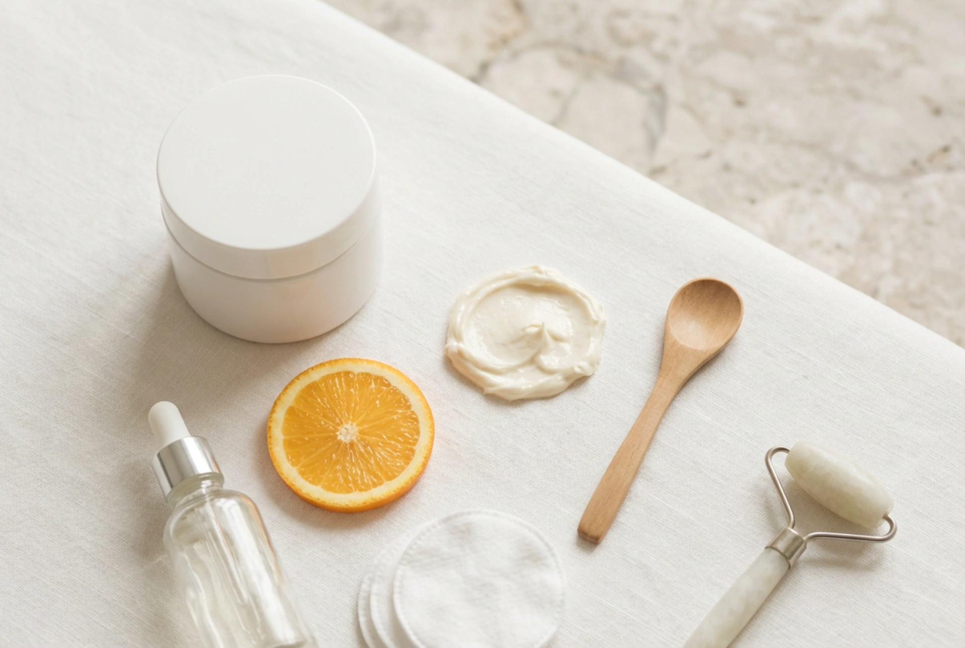 C-vitamin maske: Hvordan du bruger den og kombinerer den i din hudpleje
