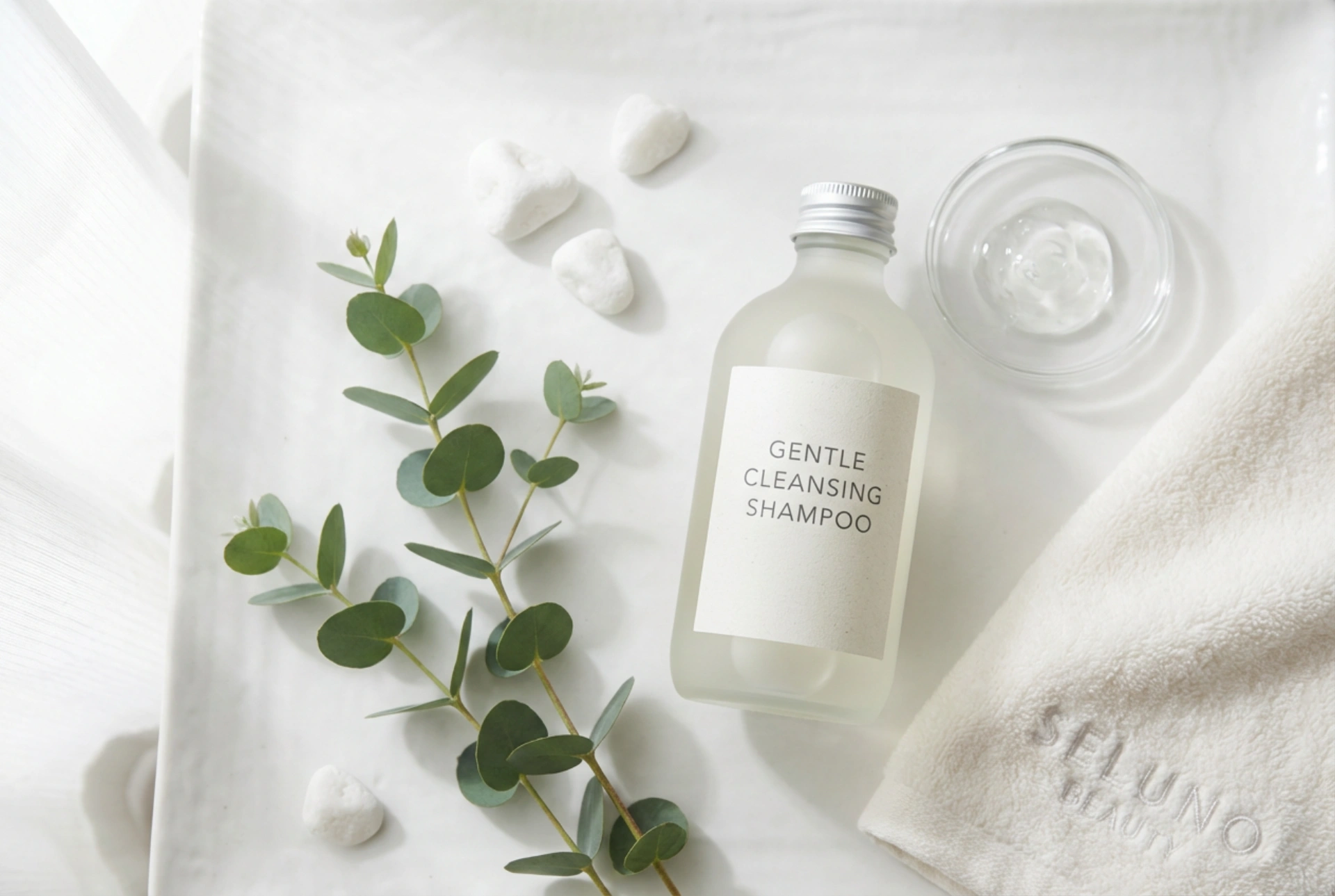 Shampoo uden alkohol: hvornår det er værd at bruge og hvordan man læser INCI-ingredienslister