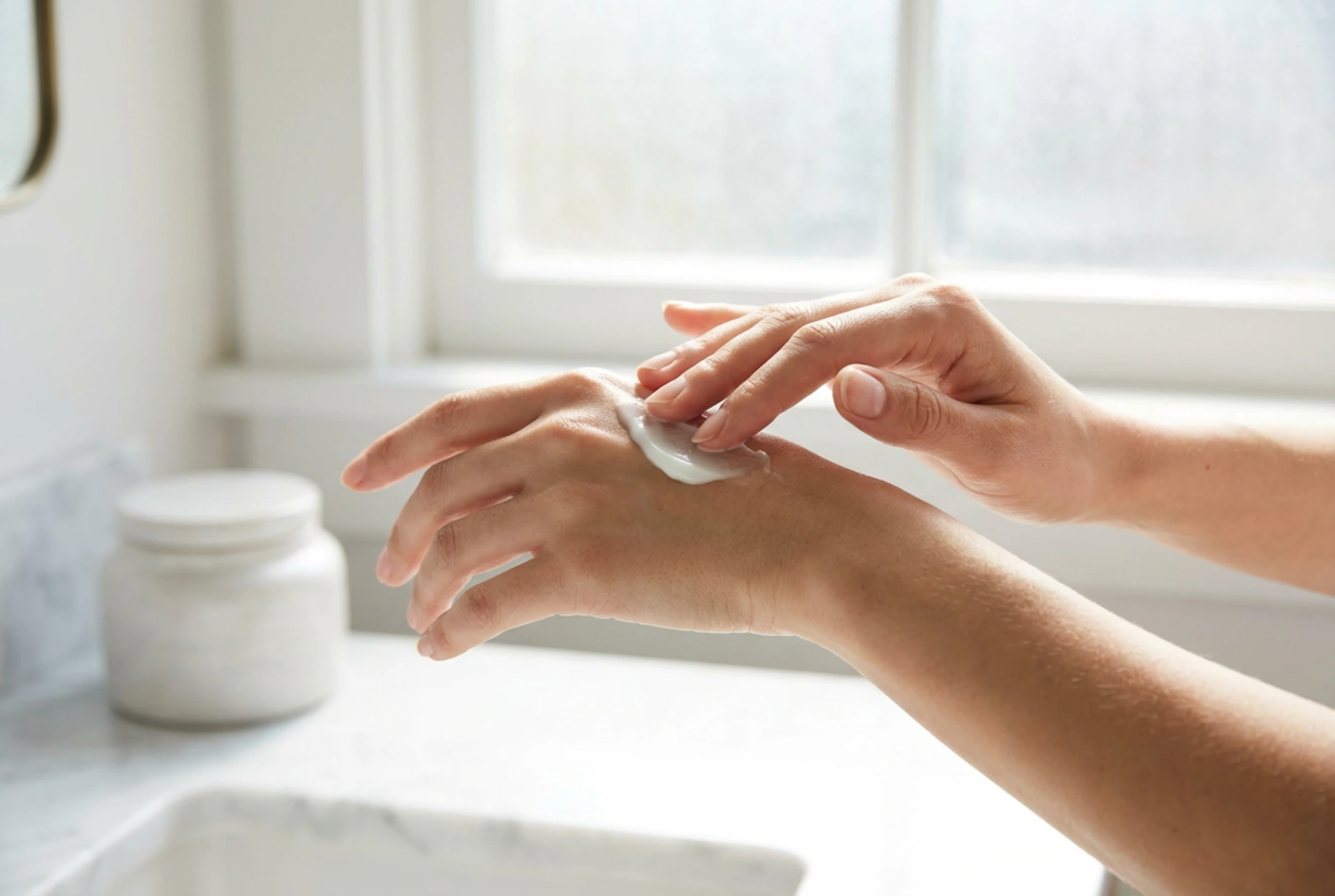 Dybdegående fugtighedscreme: trin-for-trin genopbygning af hudbarrieren i hjemmeplejen