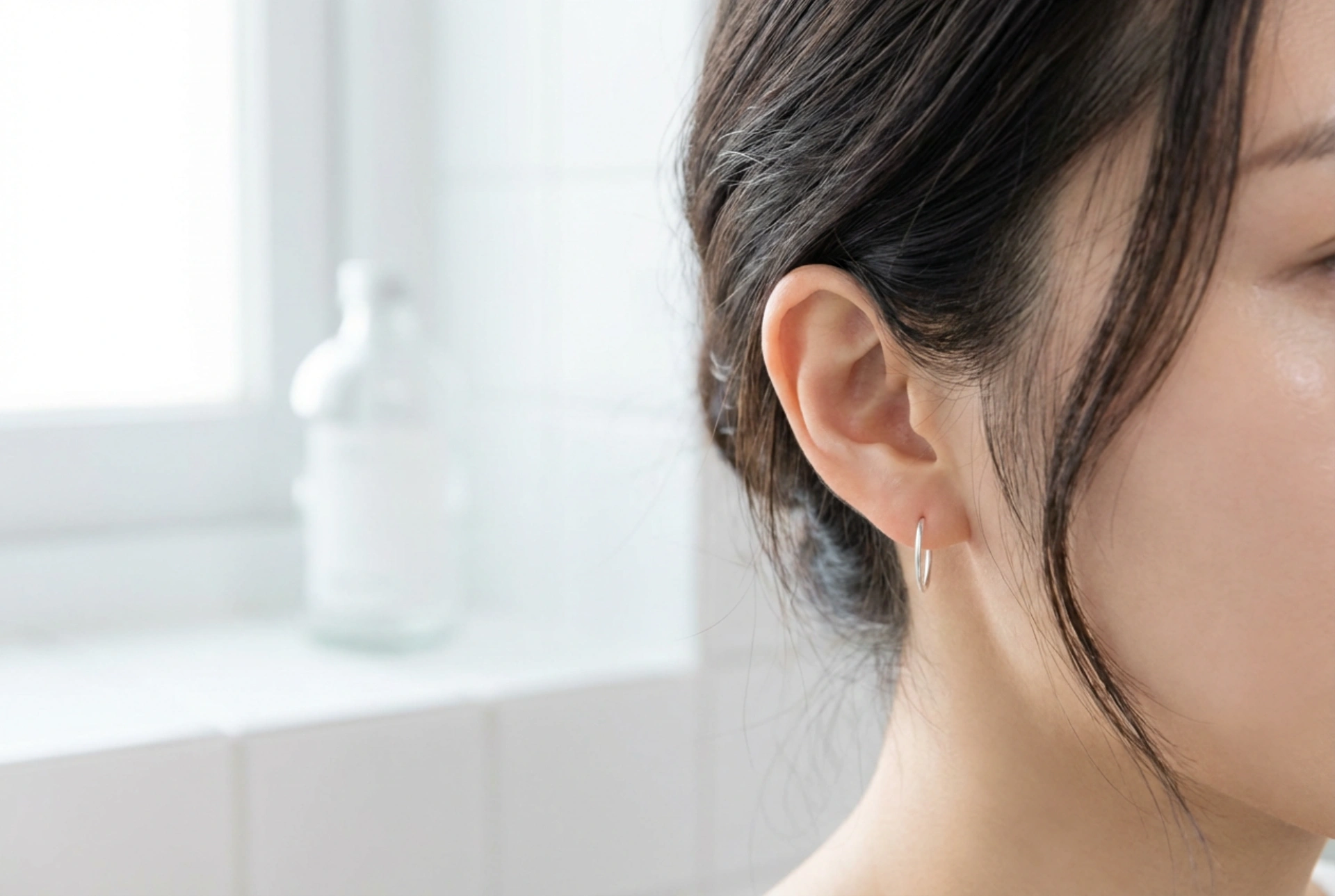 Voksning af ører: voks til hårfjerning i ørerne og sikker teknik