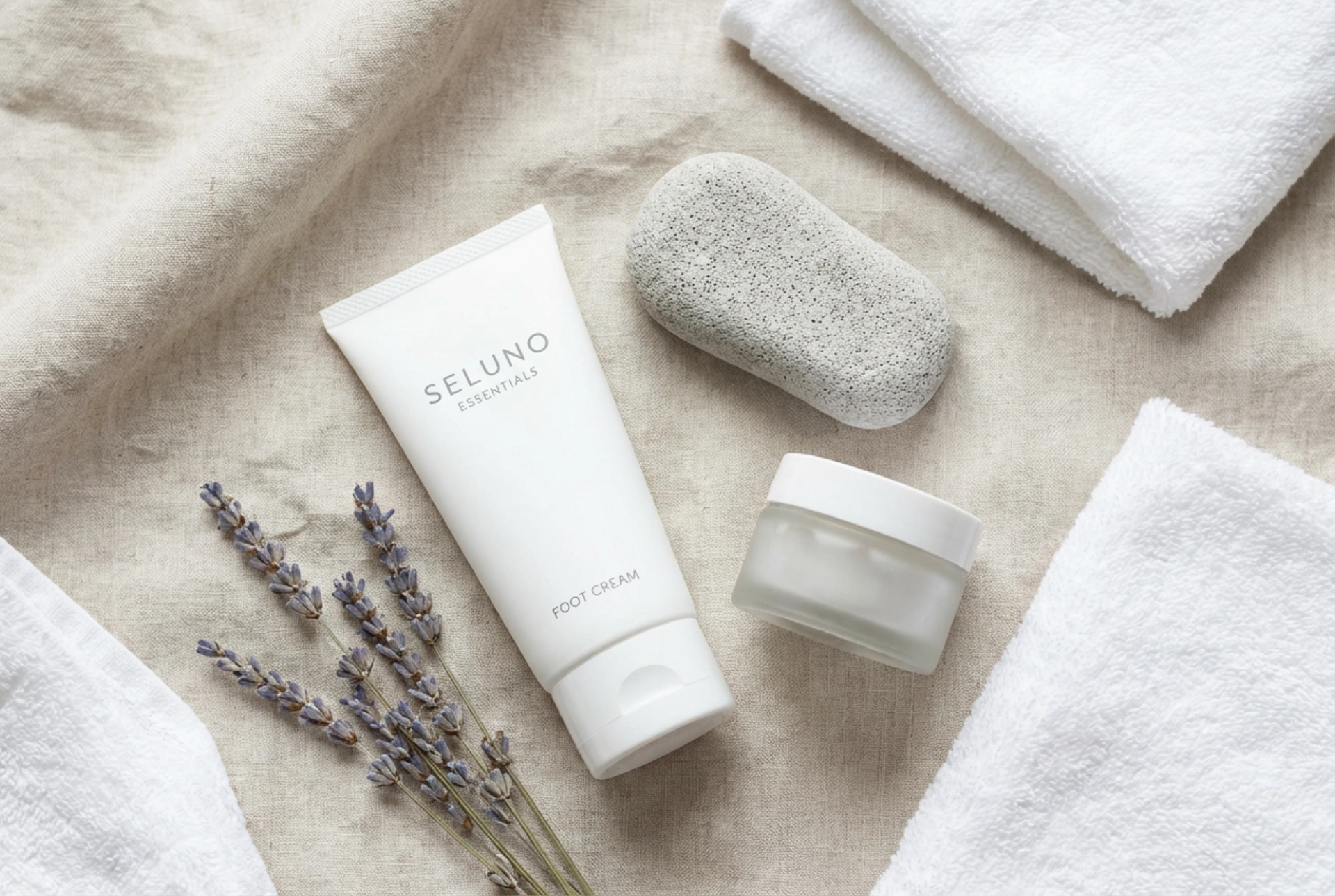 Revnede hæle: peeling, fodfile og okklusive cremer