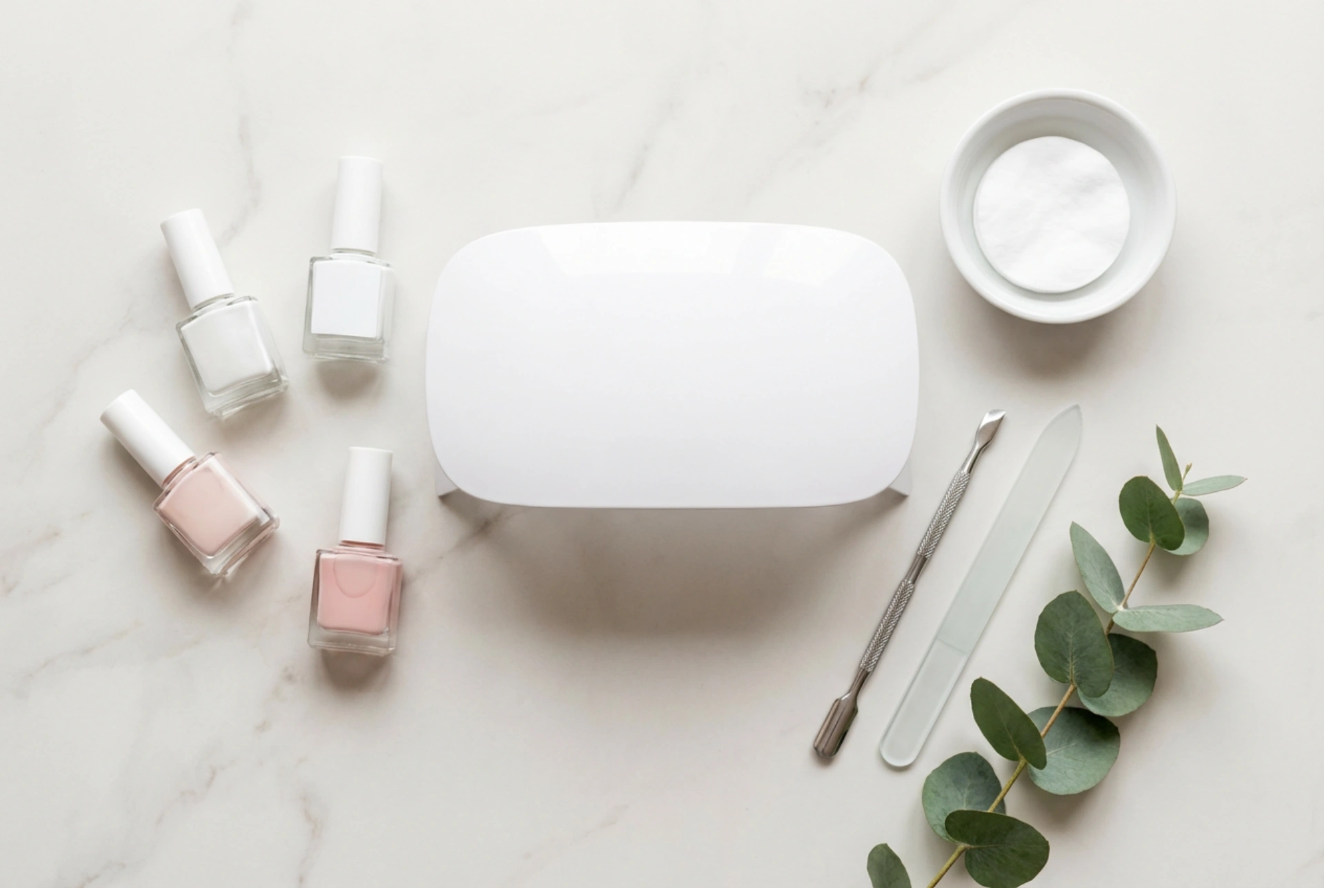 Guide til hybrid manicure sæt: elementer og lamper