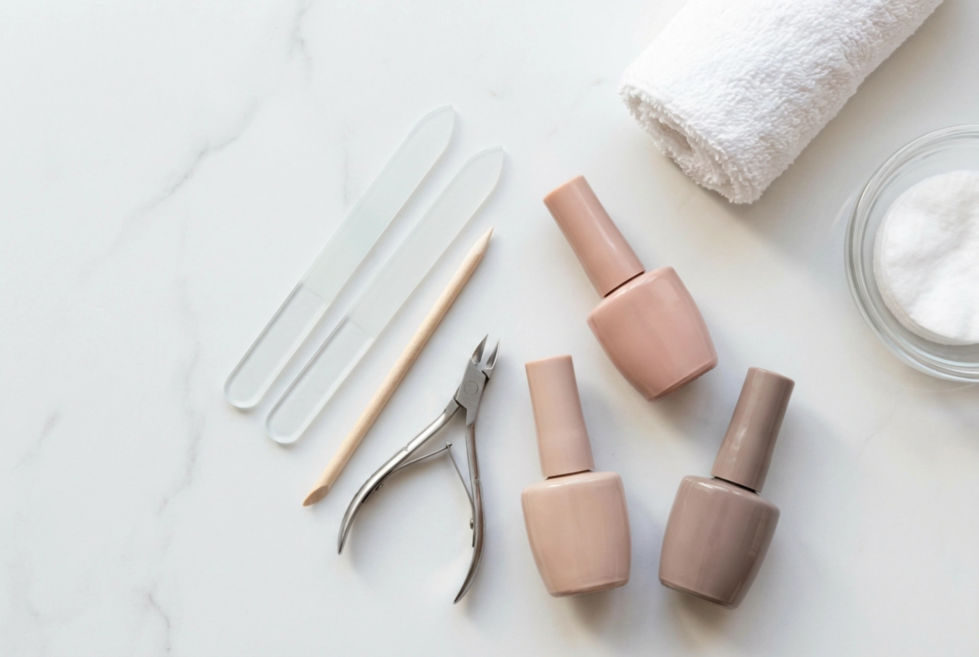 Professionelt neglesæt: hvad adskiller det fra et hjemmesæt og hvordan man vælger