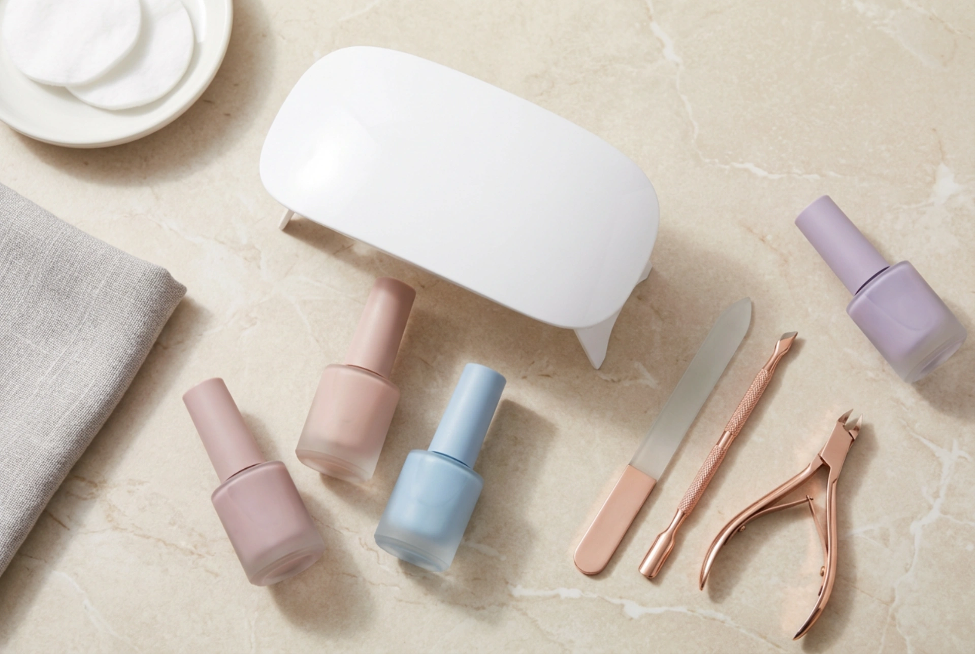 UV-lamper til negle: typer, styrker og hvordan man undgår underhærdning