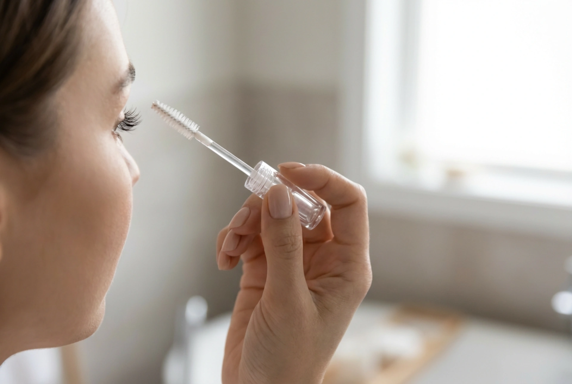 Mascara Primer: Hvornår den er nyttig, hvordan man påfører den og hvad man kan kombinere den med