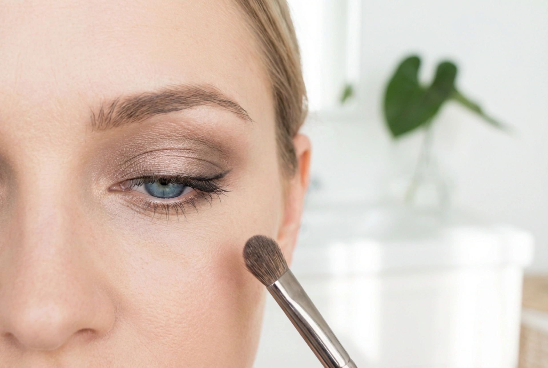 Bryllupsmakeup: Blå øjne i et elegant og holdbart look
