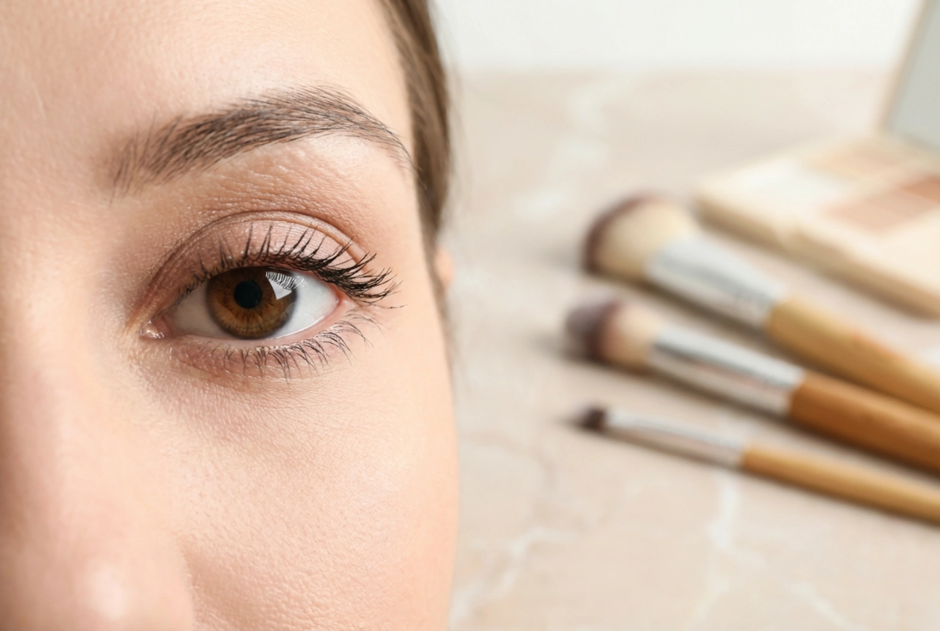 Naturlig øjenmakeup: Et friskt look i få enkle trin