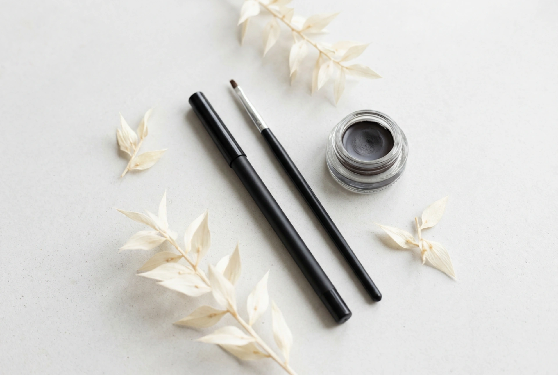 Æstetisk makeup på øjets våde kant: Produkter, teknikker og holdbarhed